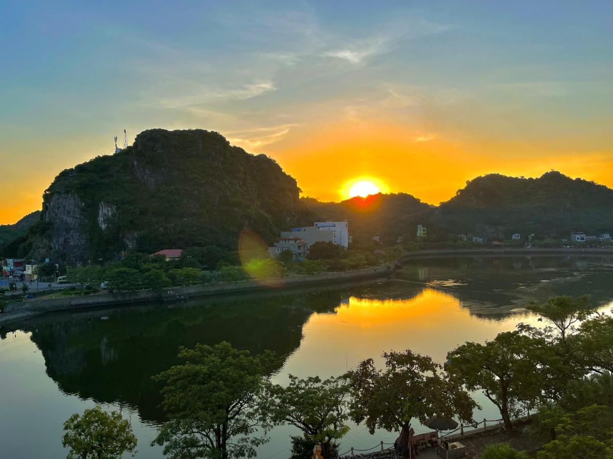 Cat Ba Rosalia Hotel Dong Khe Sau Eksteriør billede